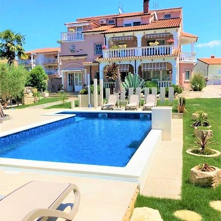 Apartment Villa Engel With Pool Porec Ngoại thất bức ảnh