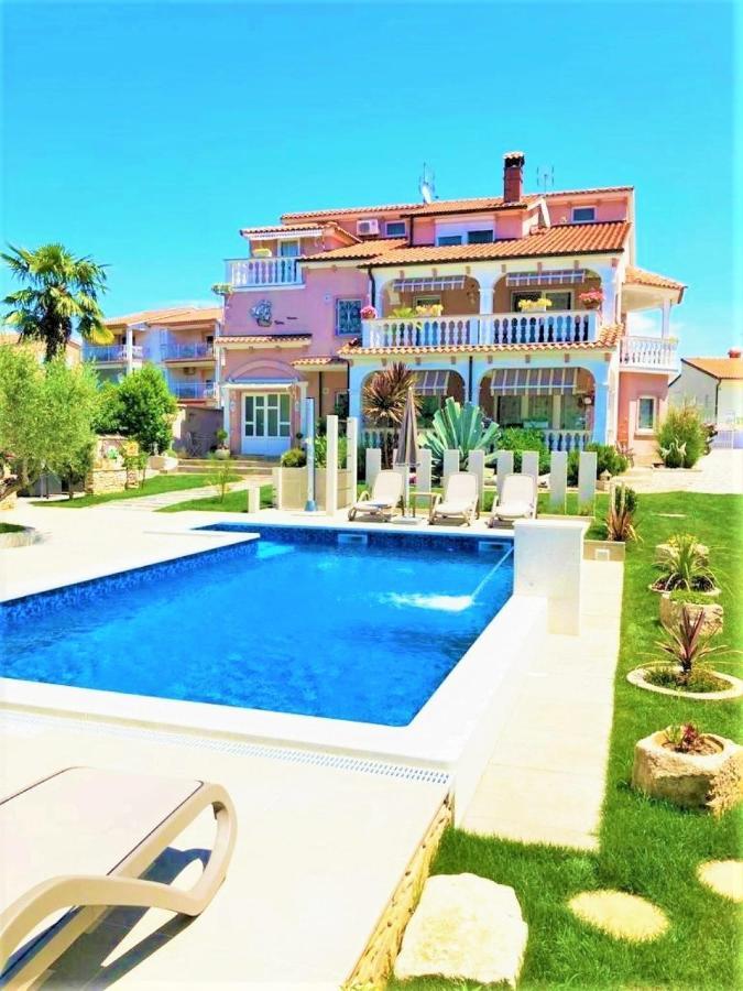 Apartment Villa Engel With Pool Porec Ngoại thất bức ảnh