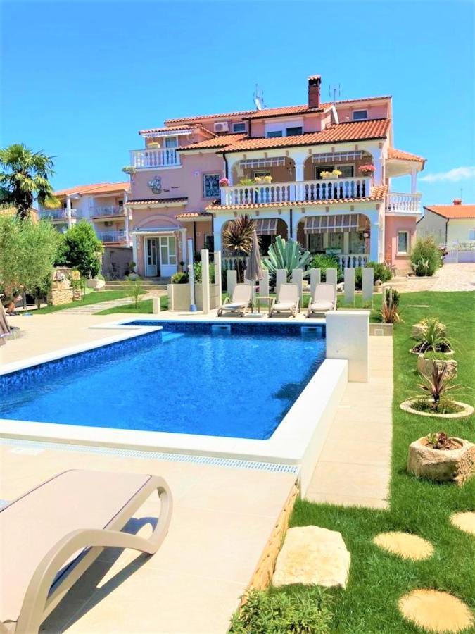 Apartment Villa Engel With Pool Porec Ngoại thất bức ảnh