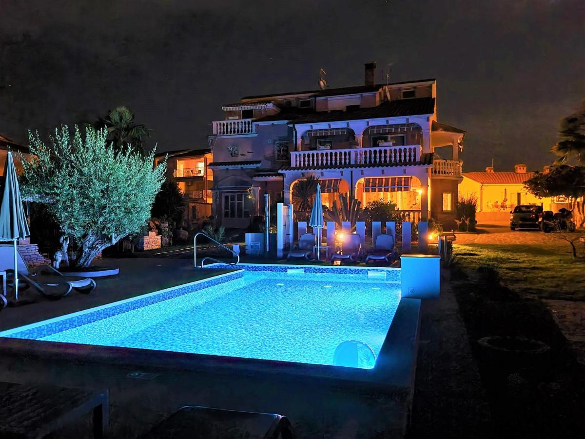 Apartment Villa Engel With Pool Porec Ngoại thất bức ảnh