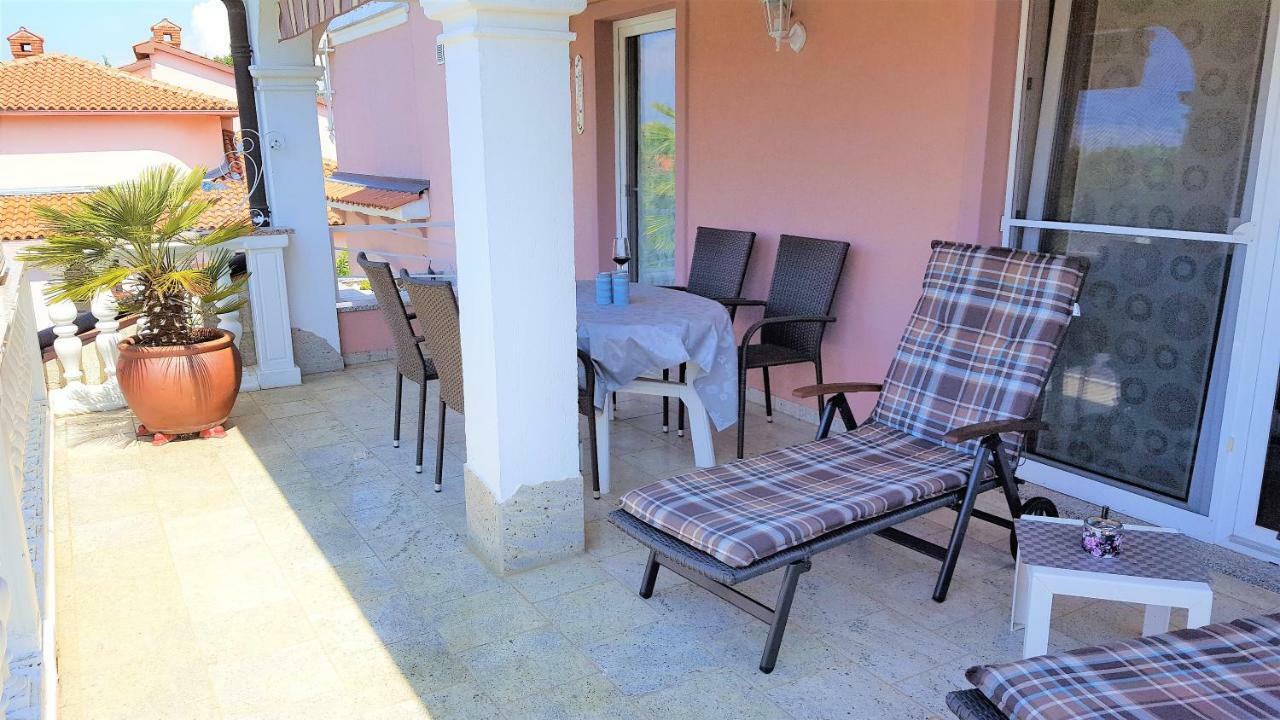 Apartment Villa Engel With Pool Porec Ngoại thất bức ảnh